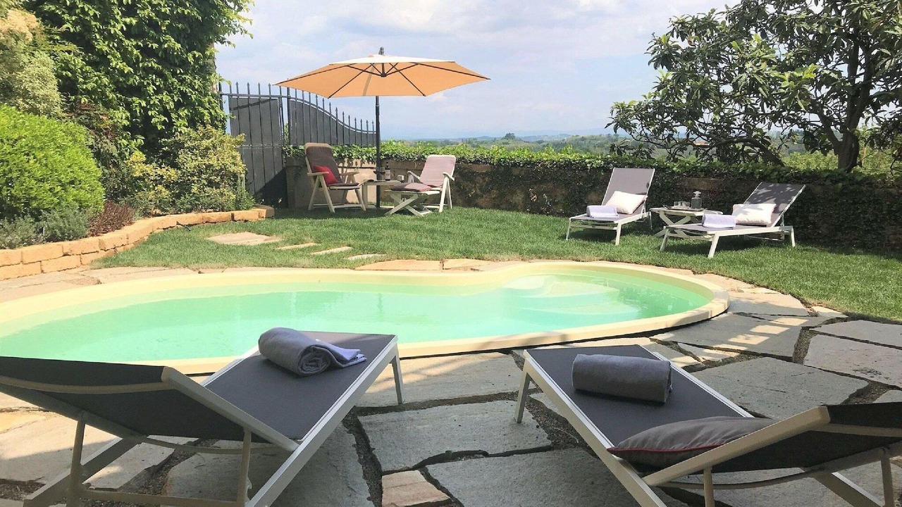 Photo of Outdoor in Lari
