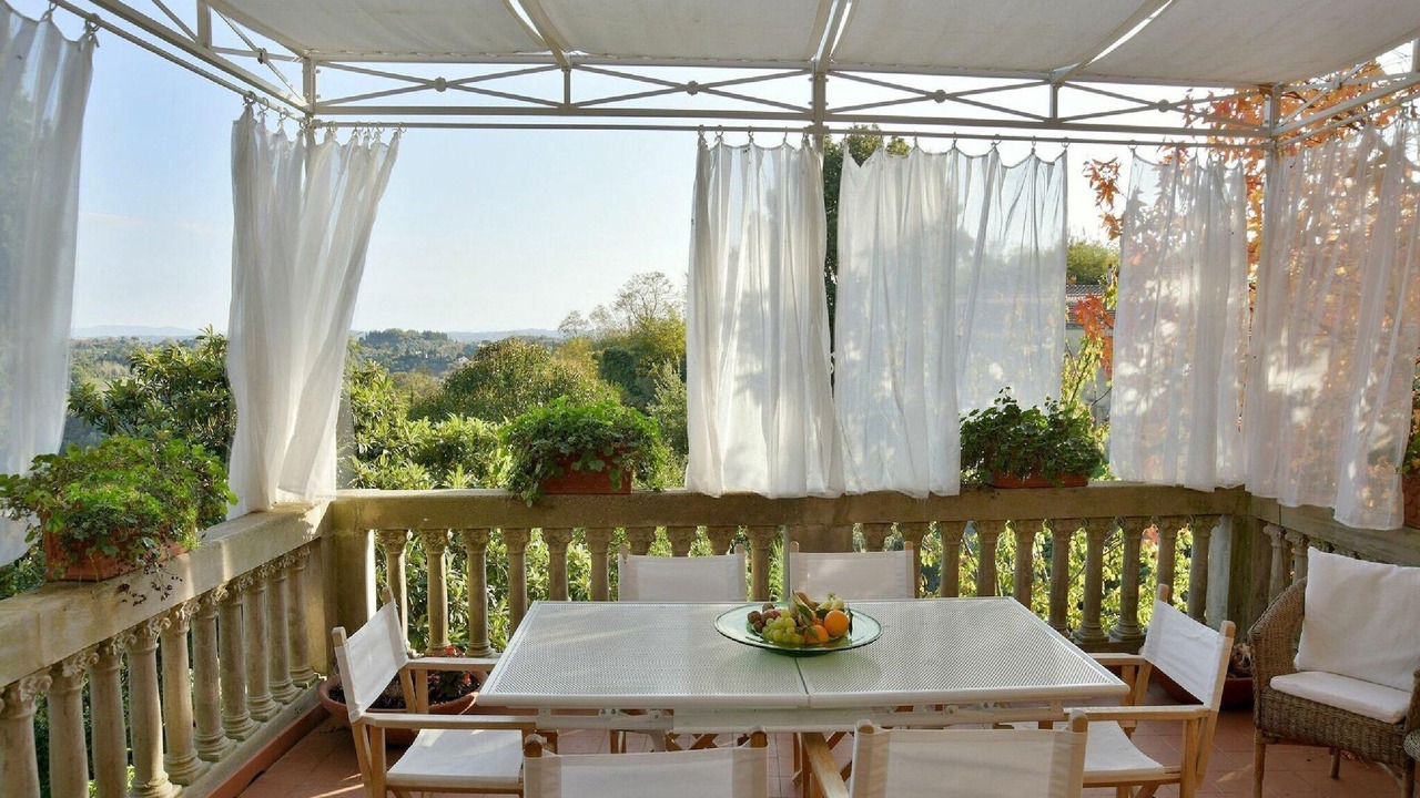 Photo of Patio Balcony in Lari