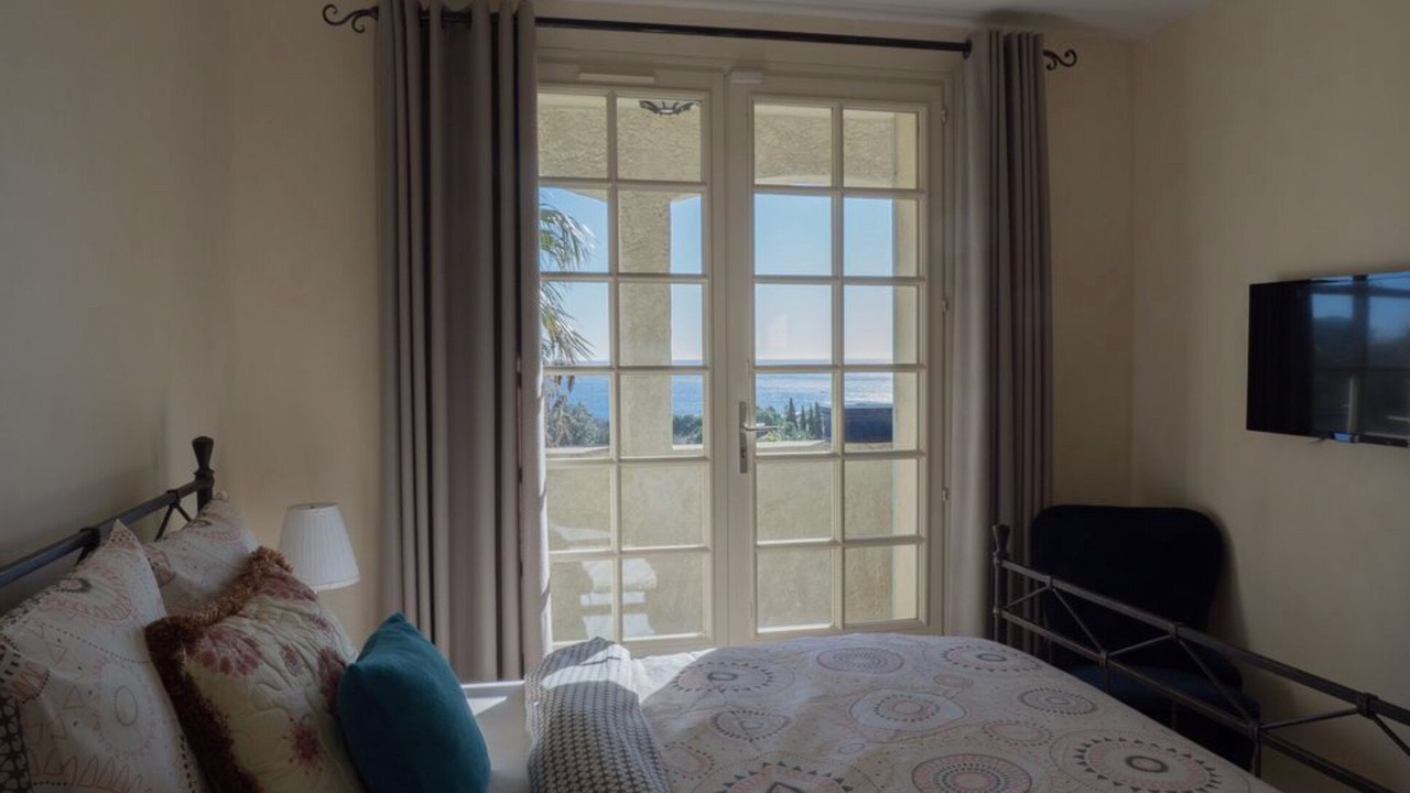 Photo of Bedroom in Saint-Aygulf