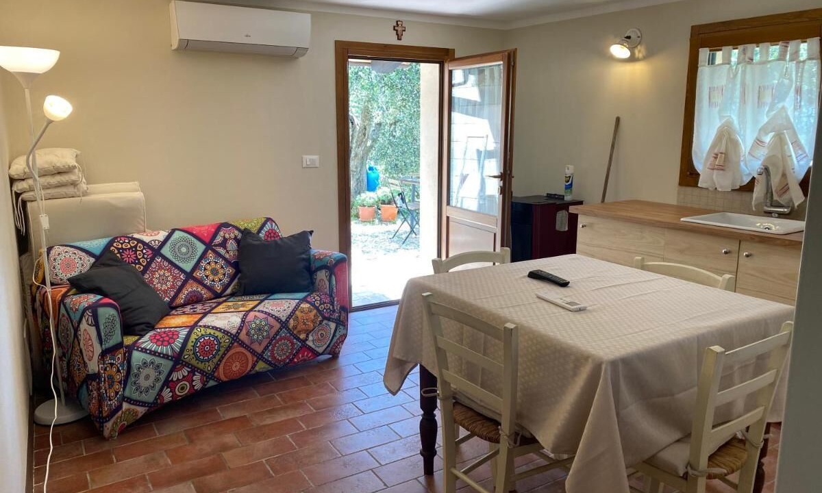 Photo of Livingroom in Buti
