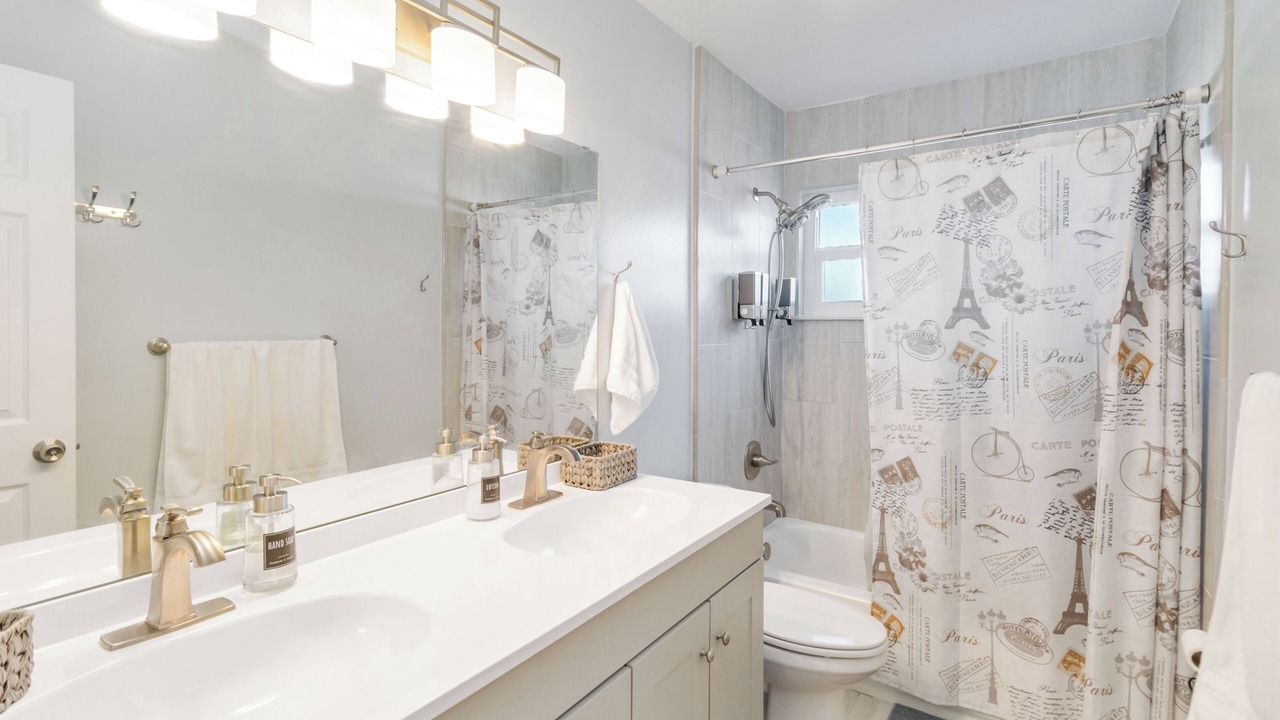 Photo of Bathroom in Mill Run