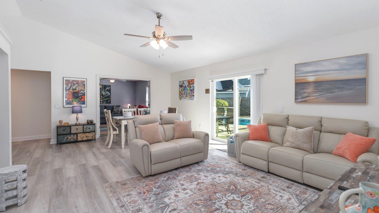 Photo of Livingroom in Mill Run
