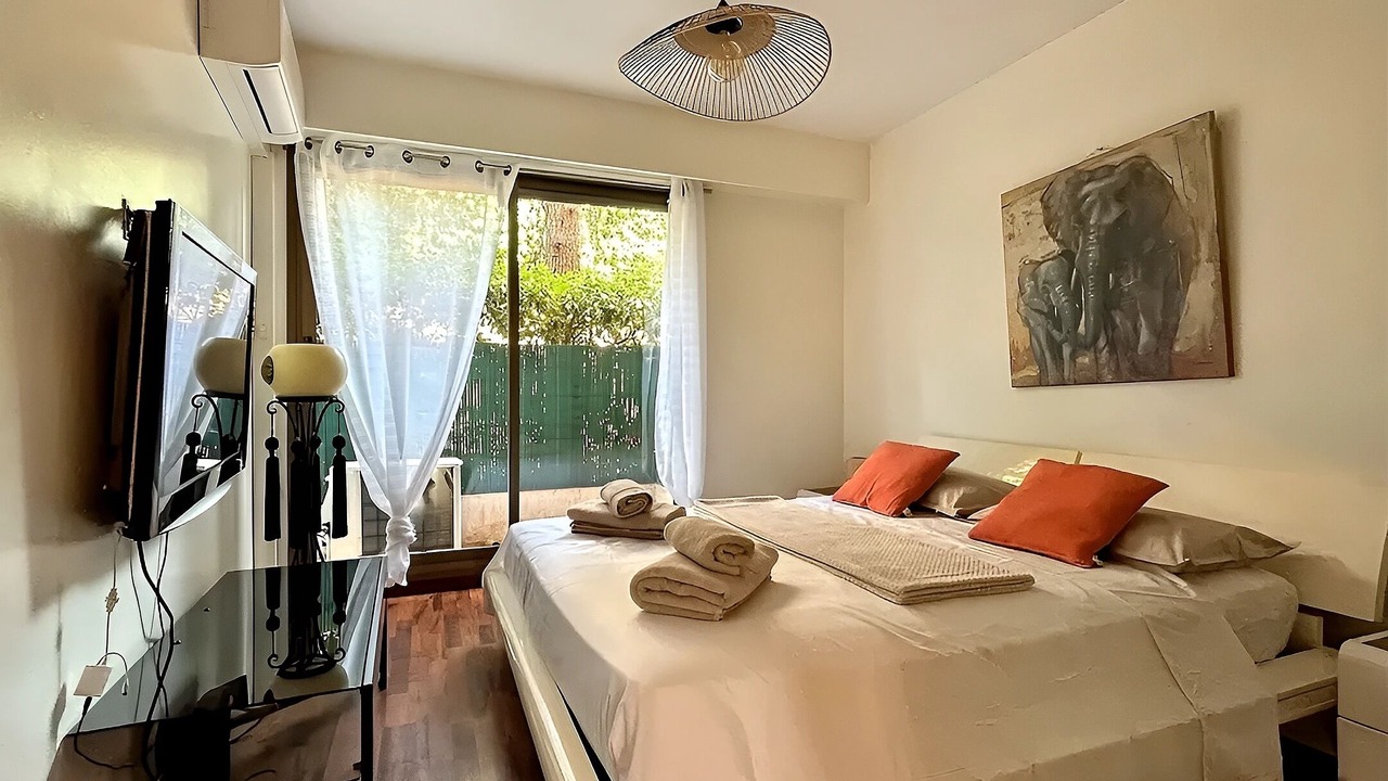 Photo of Bedroom in Mont Boron