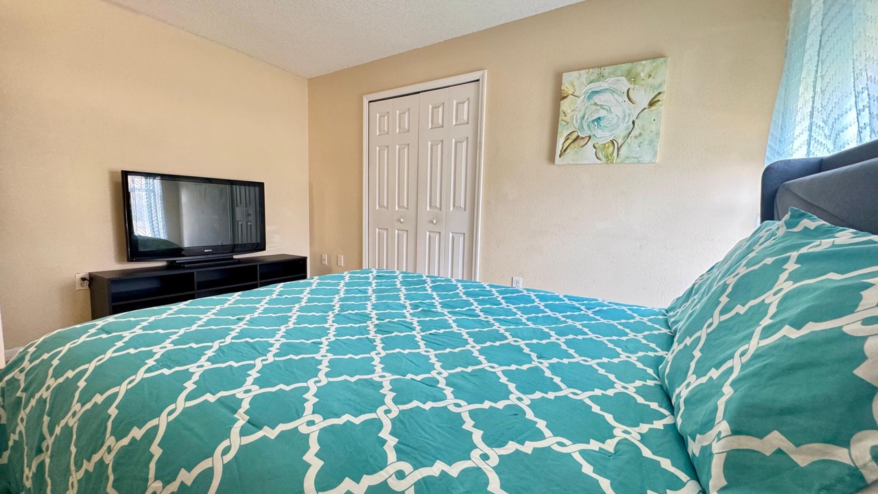 Photo of Bedroom in Lake Berkley