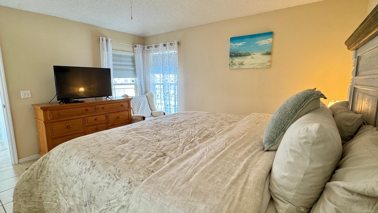 Photo of Bedroom in Lake Berkley
