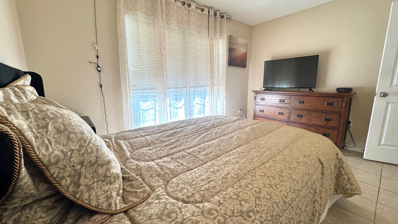 Photo of Bedroom in Lake Berkley