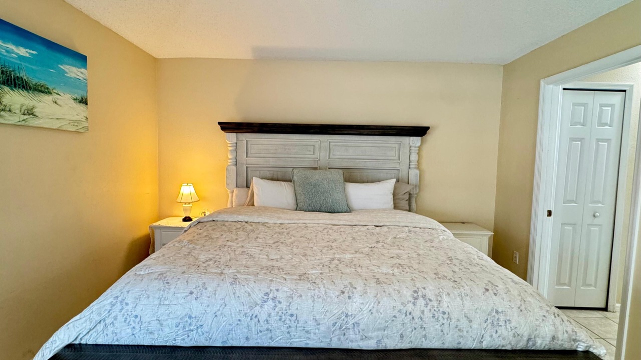 Photo of Bedroom in Lake Berkley