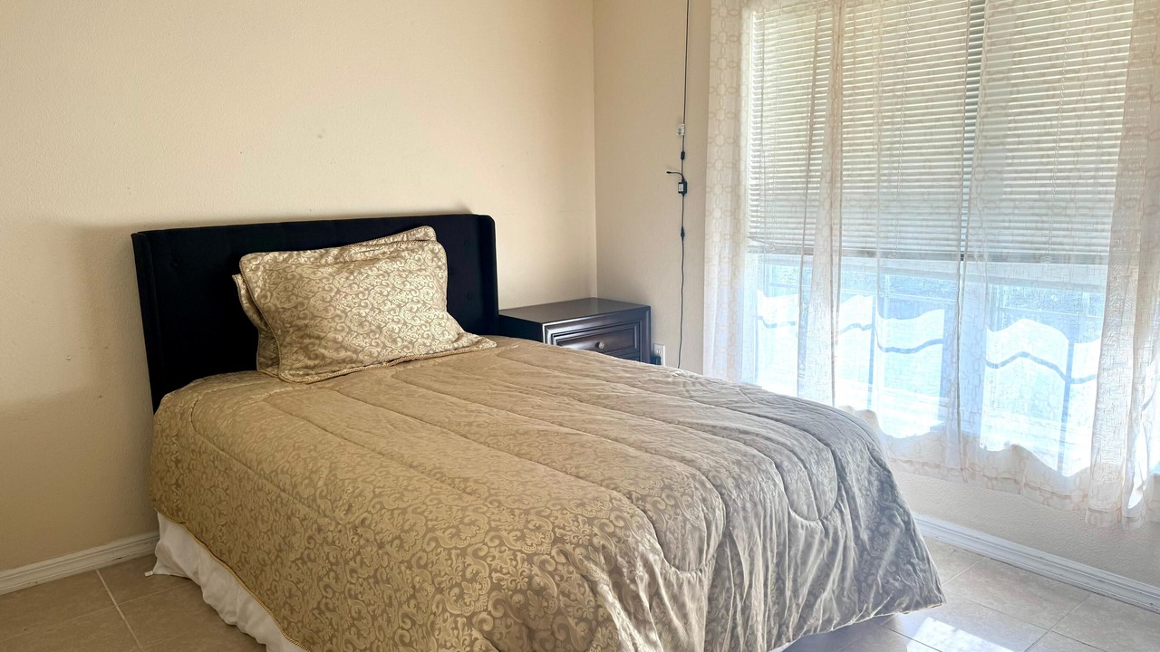 Photo of Bedroom in Lake Berkley