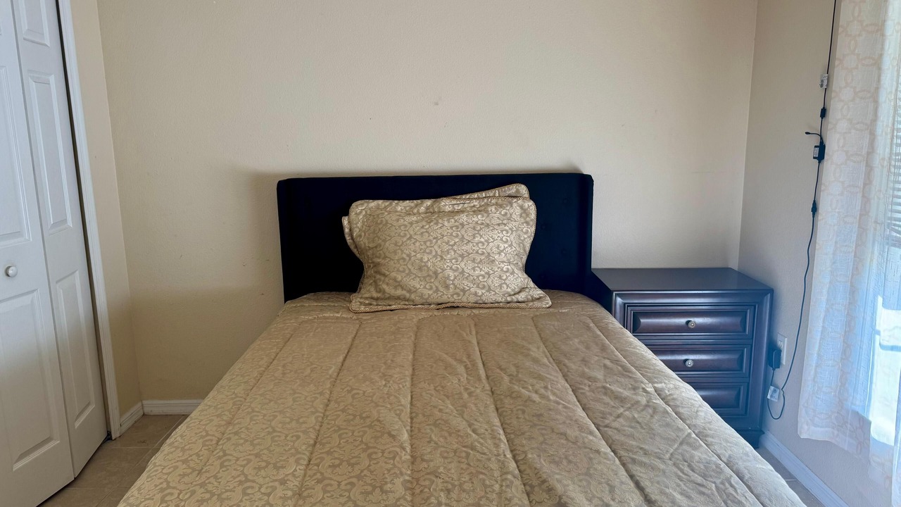 Photo of Bedroom in Lake Berkley
