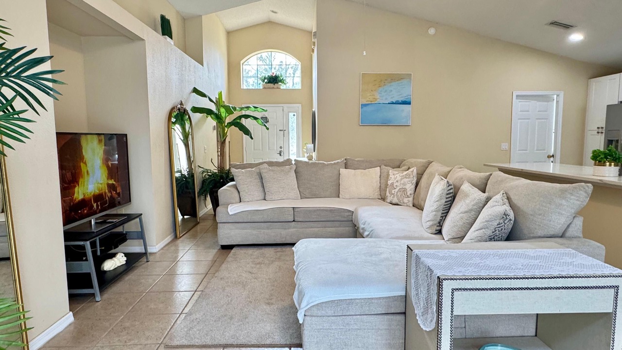 Photo of Livingroom in Lake Berkley