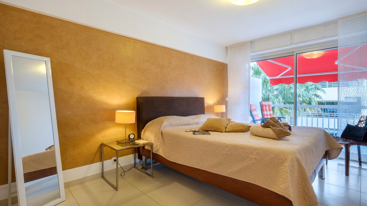 Photo of Bedroom in Juan-les-Pins