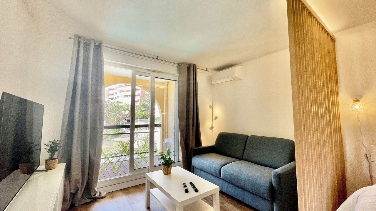Photo of Livingroom in Beausoleil