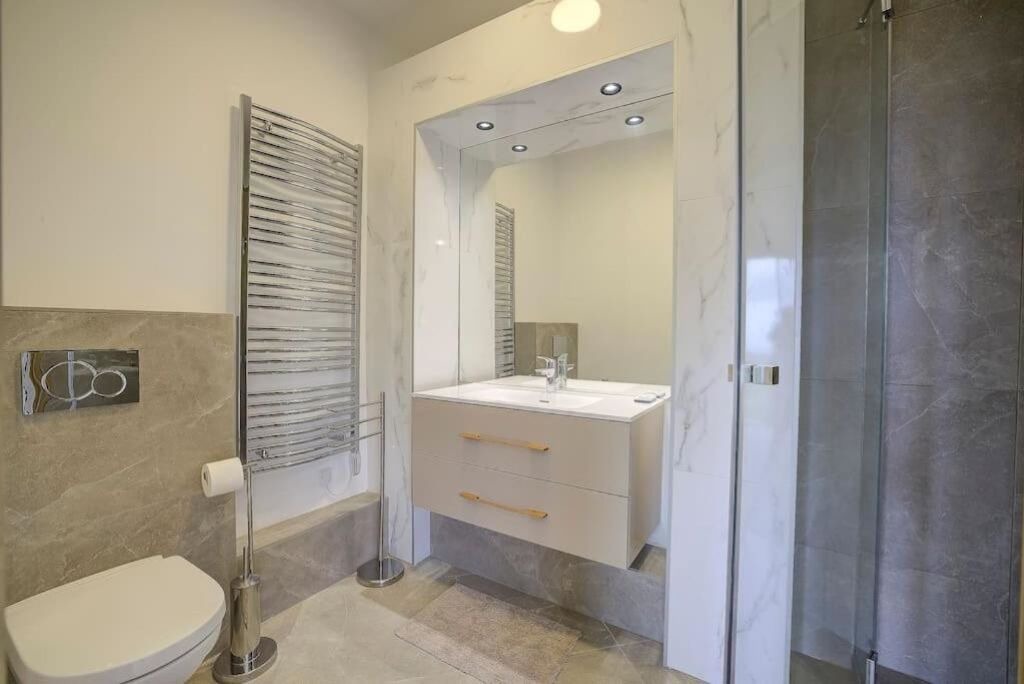 Photo of Bathroom in Le Cannet