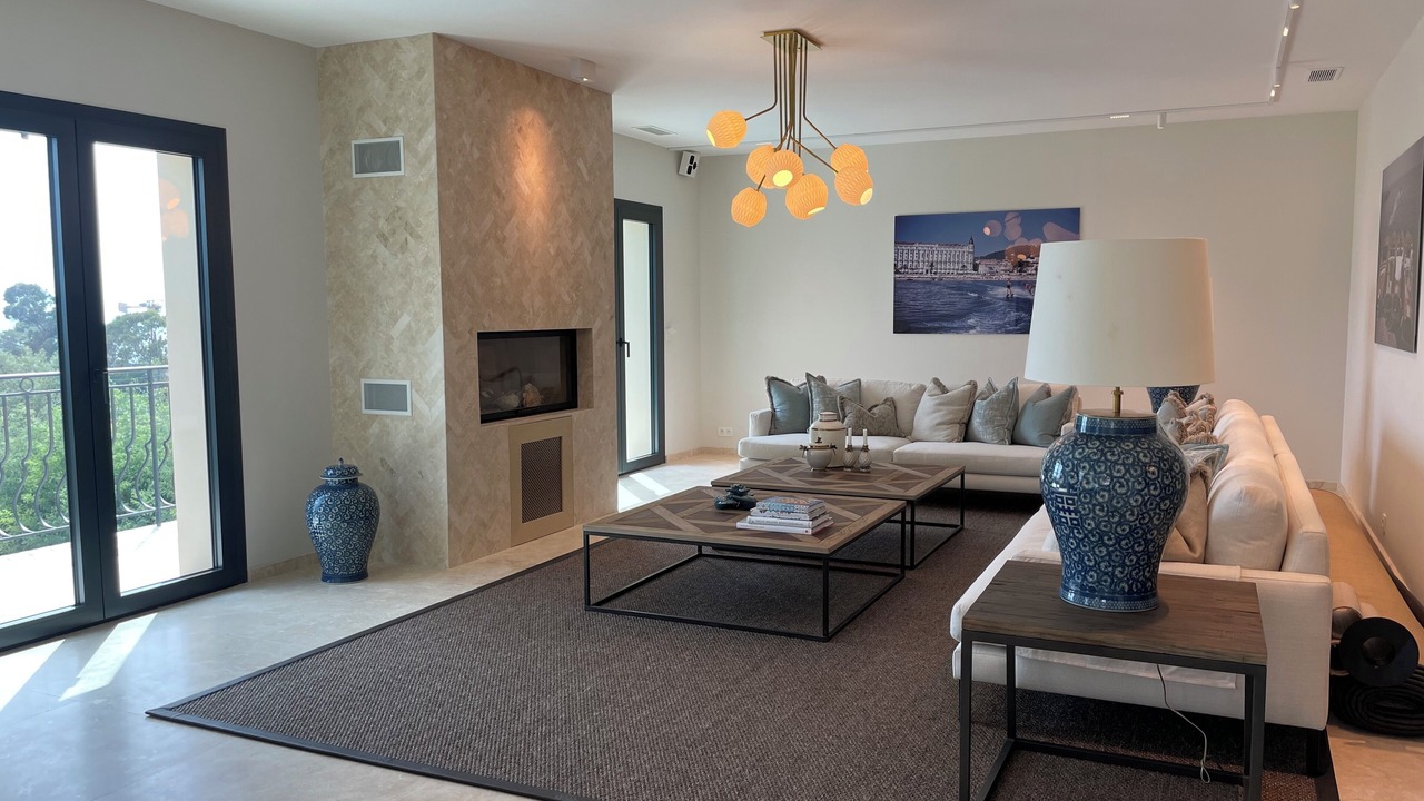 Photo of Livingroom in California - Pezou