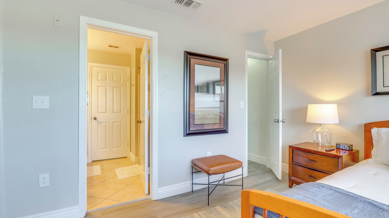 Photo of Bedroom in Oak Ridge