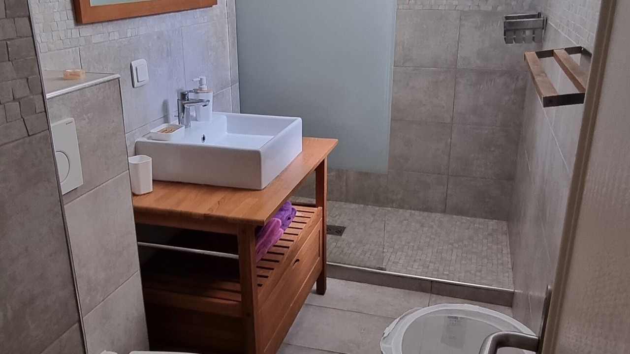 Photo of Bathroom in Prado - Republique