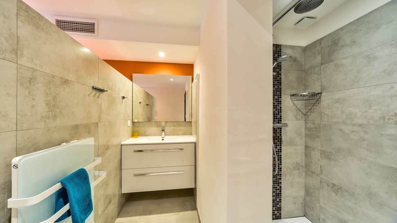 Photo of Bathroom in Sainte-Maxime City Centre