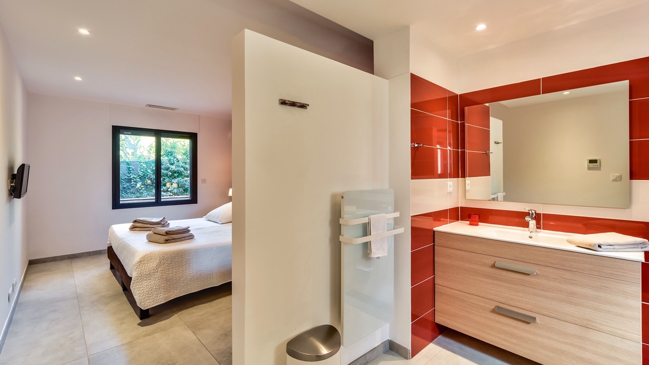 Photo of Bathroom in Sainte-Maxime City Centre