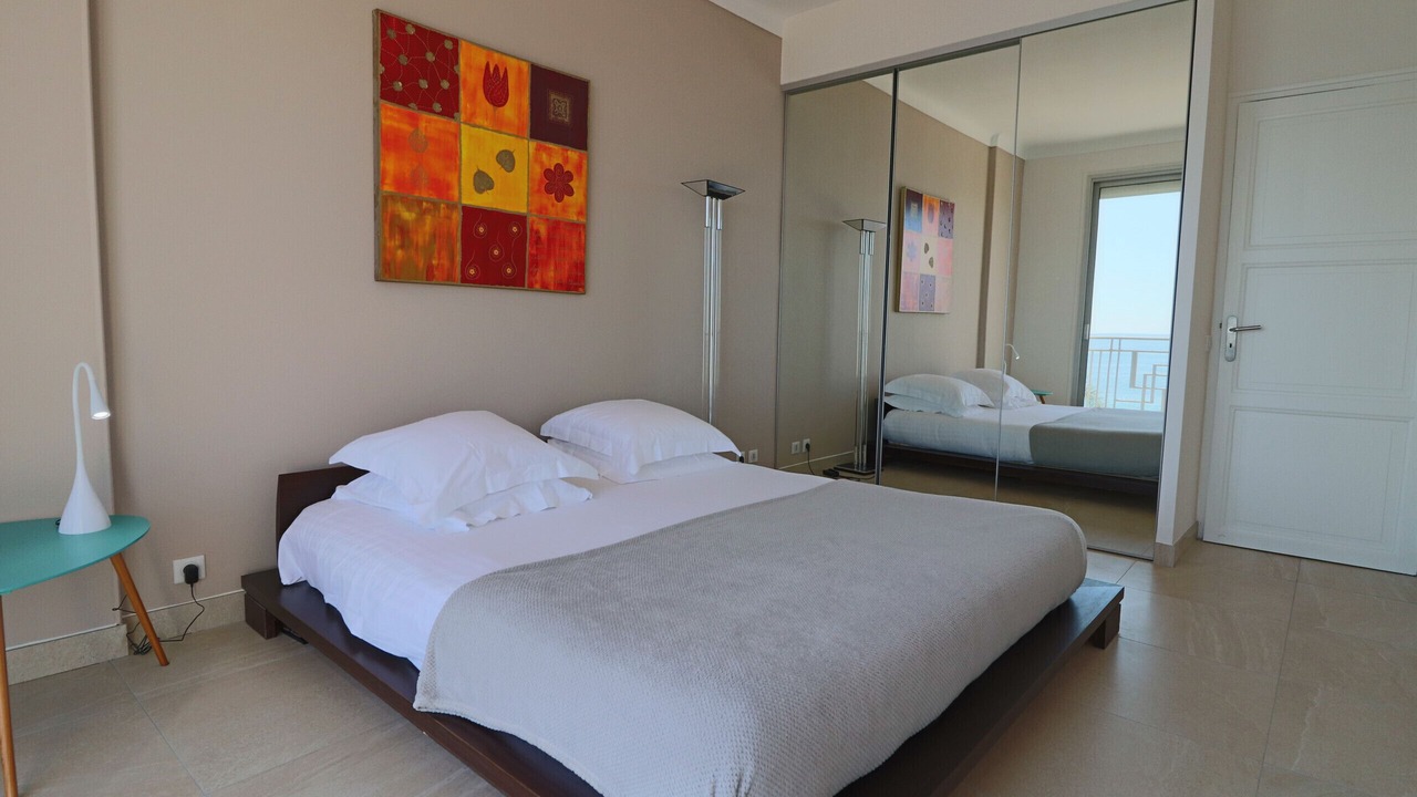 Photo of Bedroom in Cannes City Centre