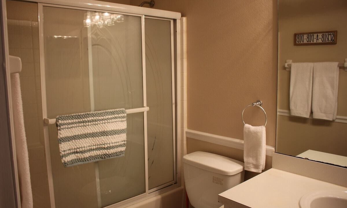 Photo of Bathroom in Lake Berkley