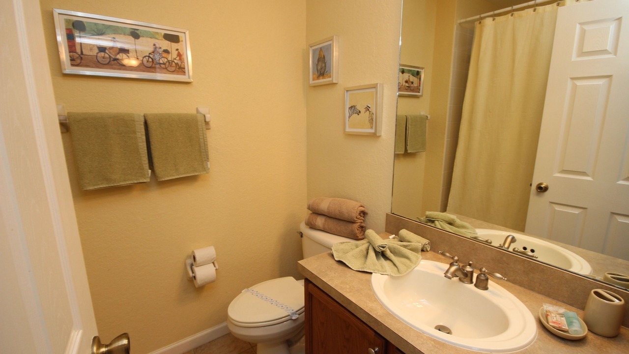 Photo of Bathroom in Trafalgar Village