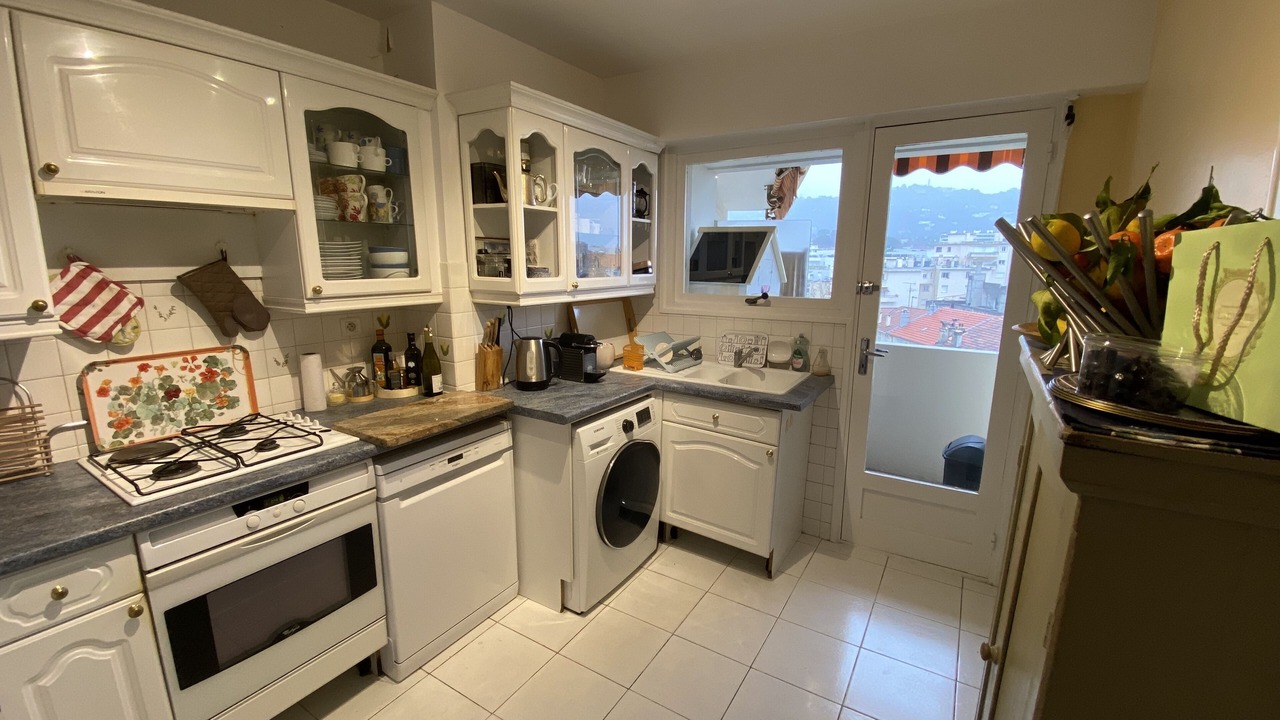 Photo of Kitchen in Prado - Republique