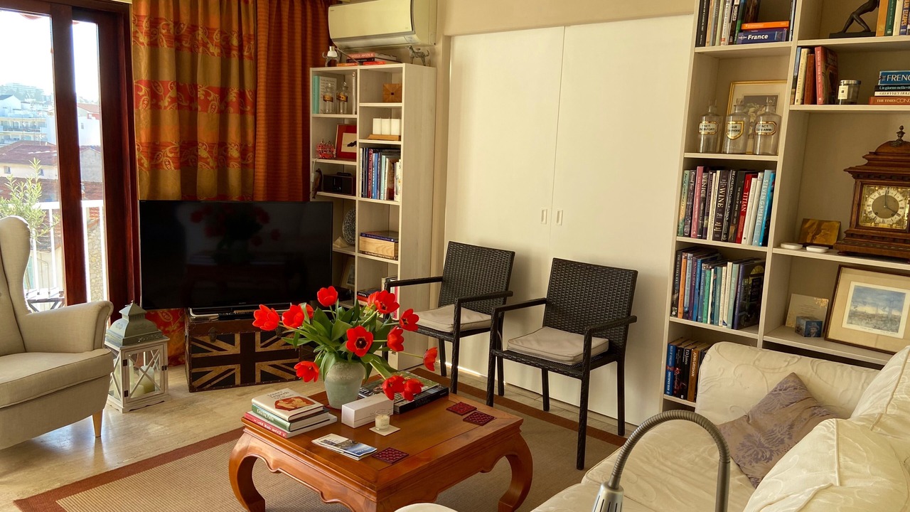 Photo of Bedroom in Prado - Republique