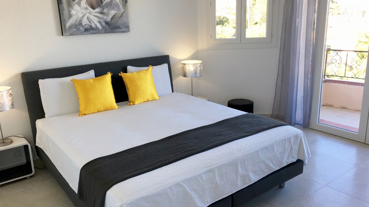 Photo of Bedroom in Mandelieu-La-Napoule