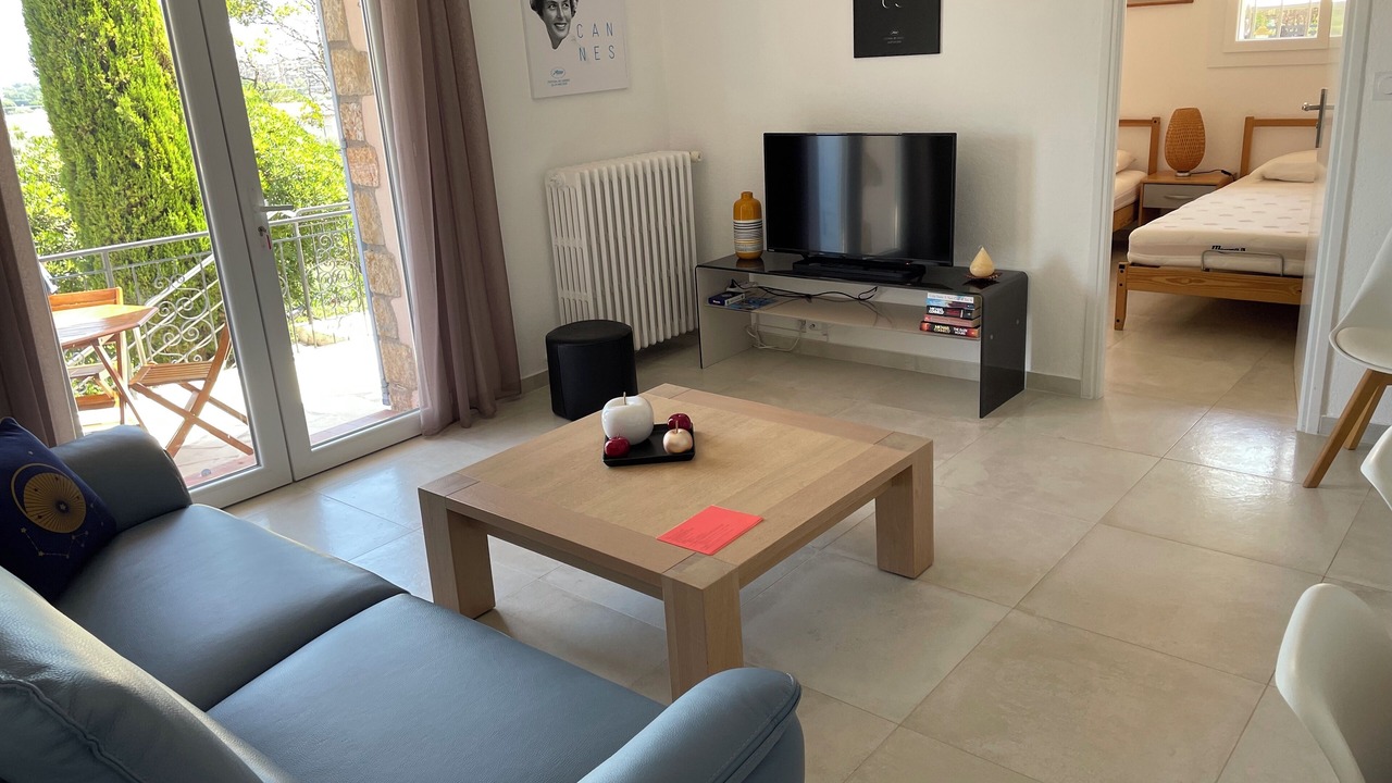 Photo of Bedroom in Mandelieu-La-Napoule