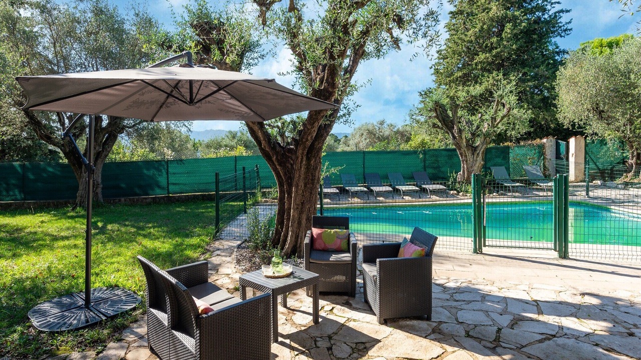 Photo of Patio Balcony in Mouans-Sartoux