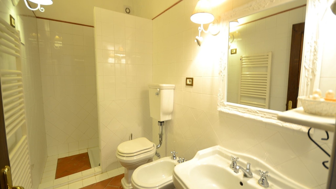 Photo of Bathroom in Lajatico