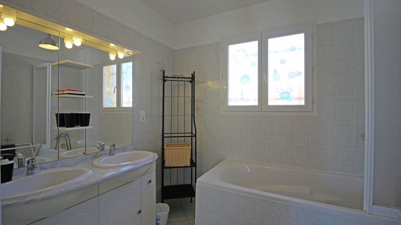Photo of Bathroom in Bagnols-en-Foret