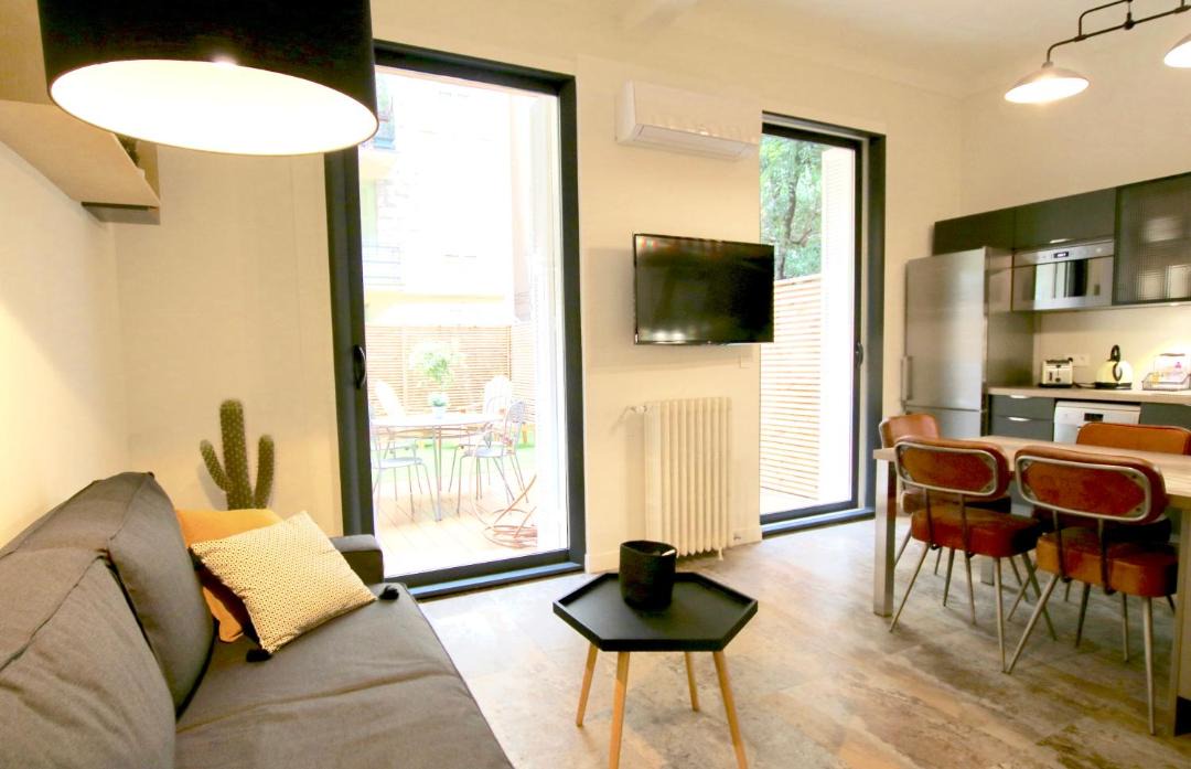 Photo of Livingroom in Musicians Quarter