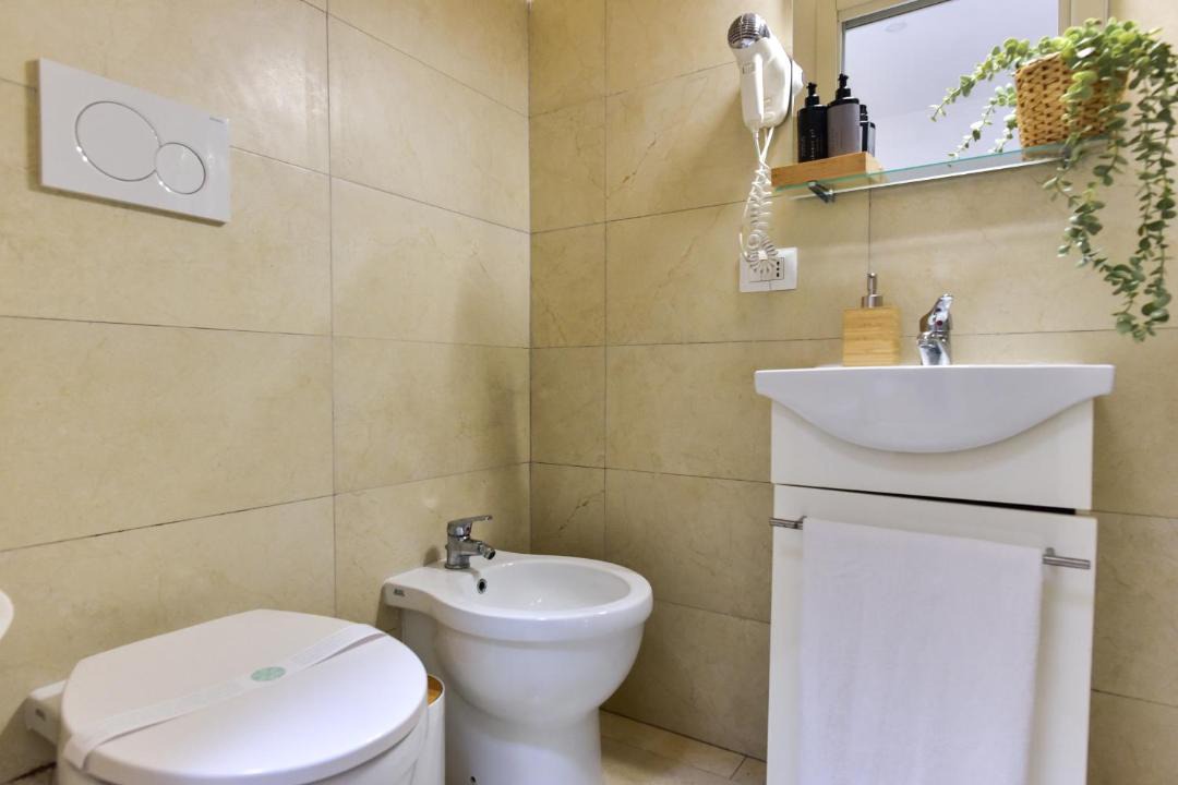 Photo of Bathroom in Esquilino