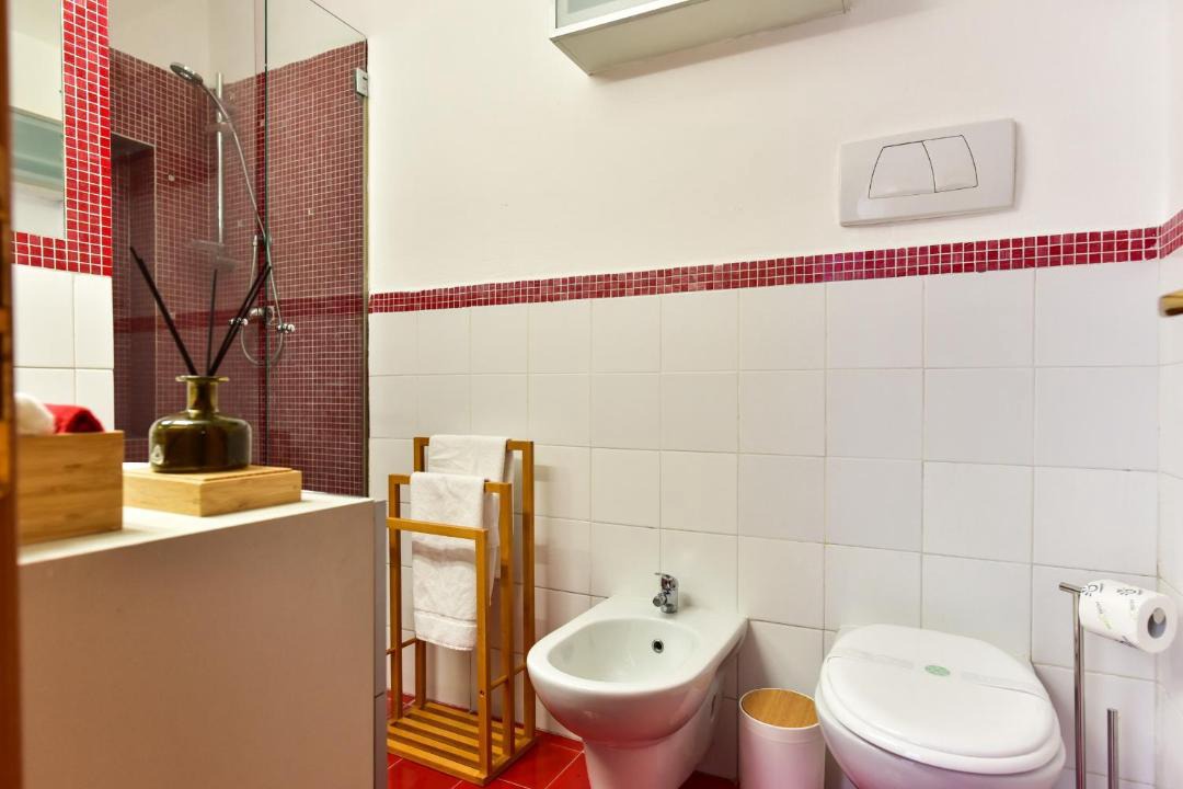 Photo of Bathroom in Esquilino