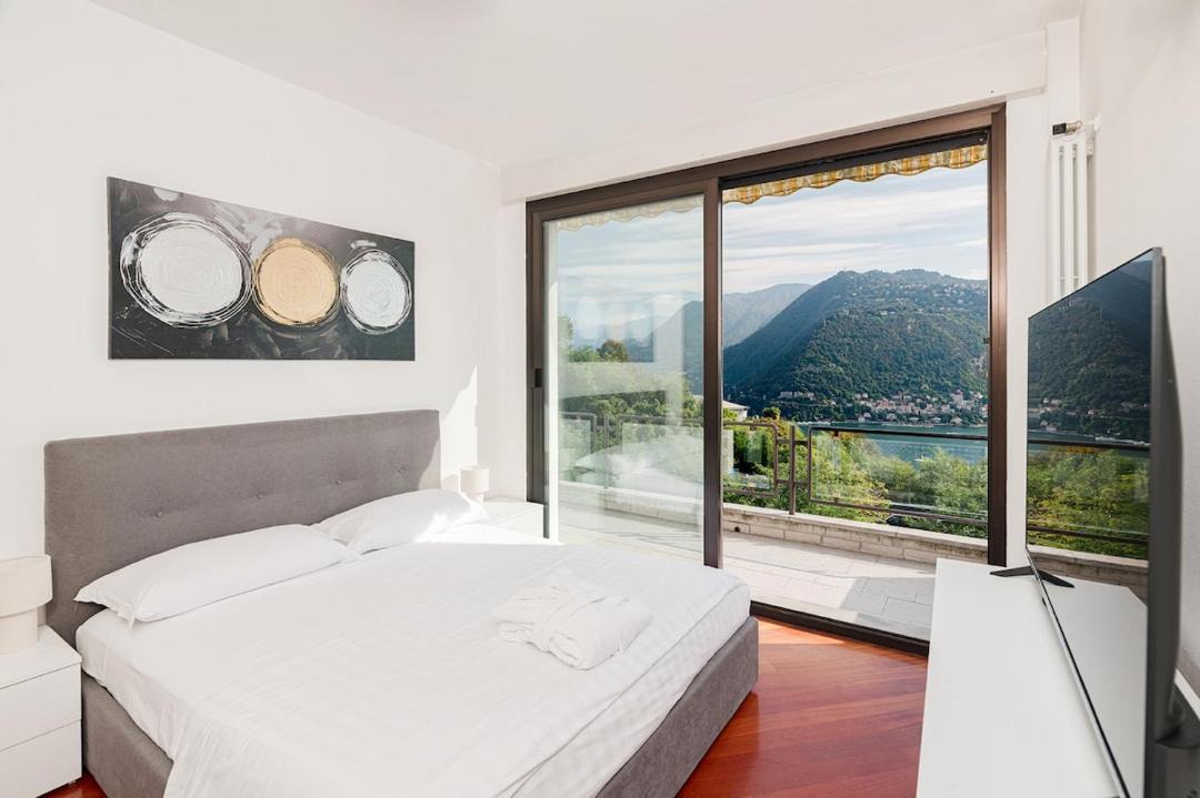Photo of Bedroom in Como