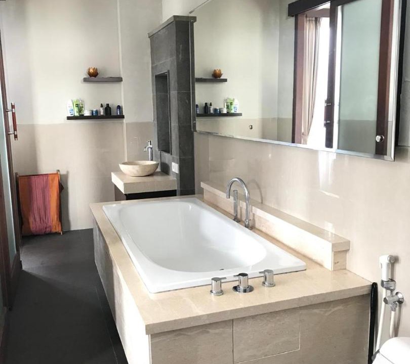 Photo of Bathroom in Kedewatan