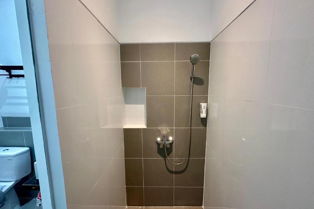 Photo of Bathroom in Kraksaan