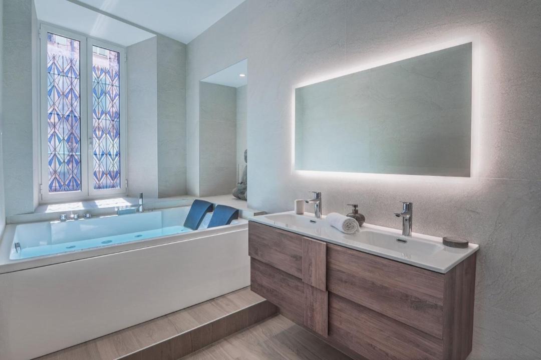 Photo of Bathroom in Quartier du Port