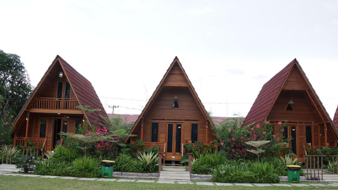 Photo of Buildings in Simanindo