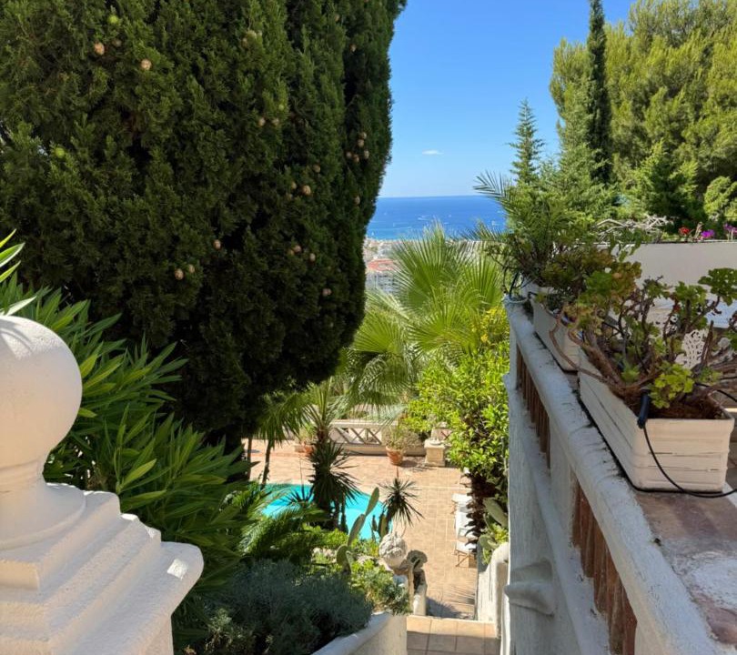 Photo of Patio Balcony in California - Pezou