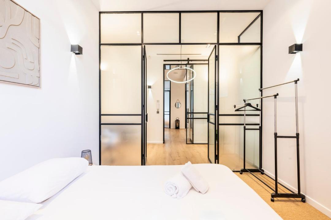 Photo of Bedroom in Cannes City Centre
