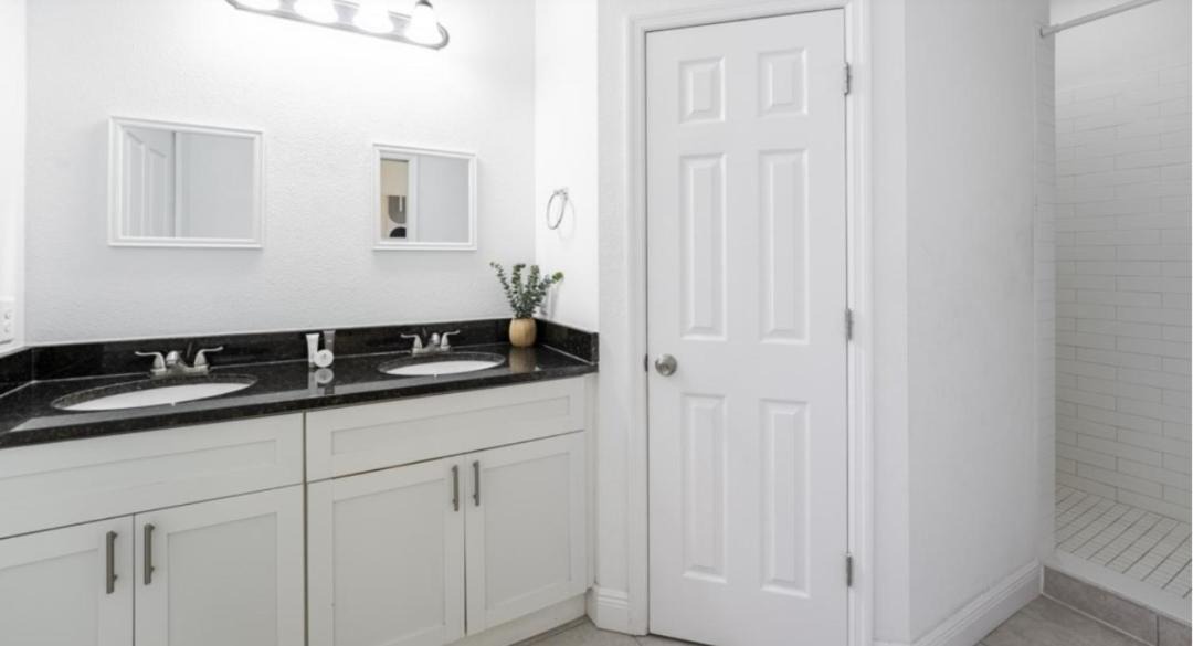 Photo of Bathroom in Bridgewater Crossing