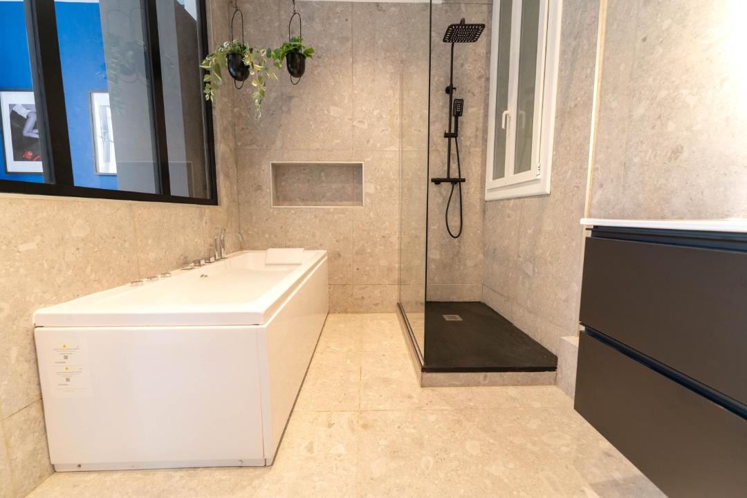 Photo of Bathroom in Vernier