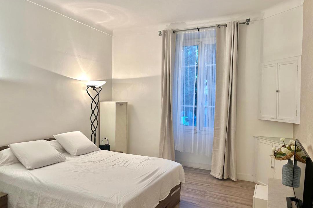Photo of Bedroom in Juan-les-Pins