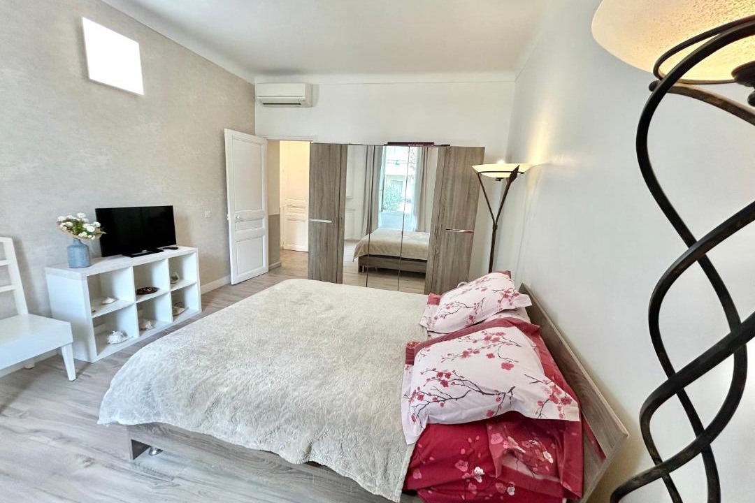 Photo of Bedroom in Juan-les-Pins
