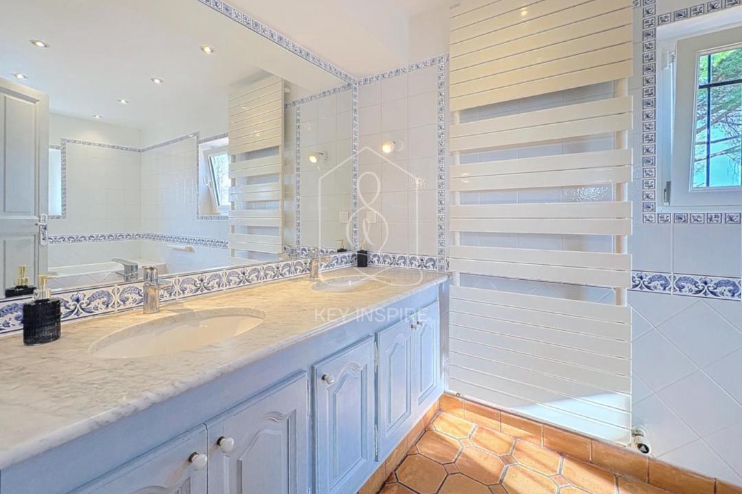 Photo of Bathroom in Tourrettes