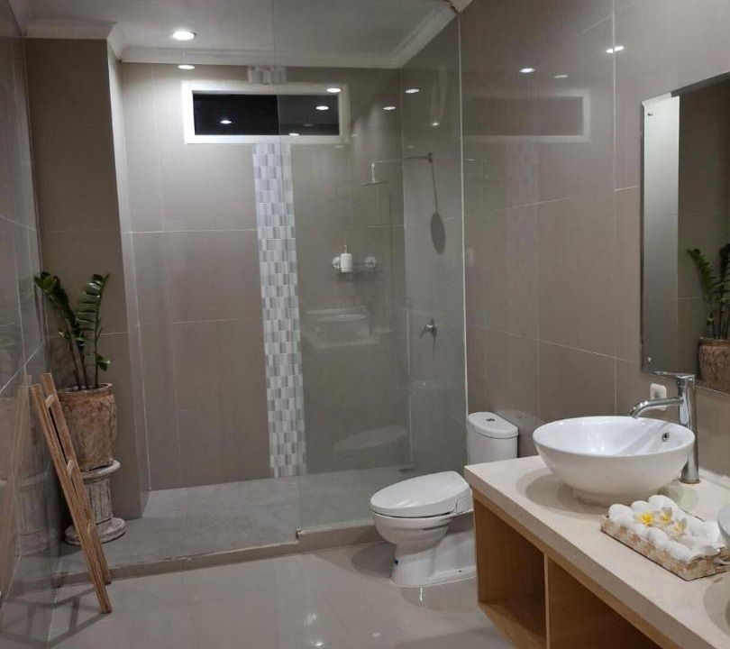 Photo of Bathroom in Umeanyar
