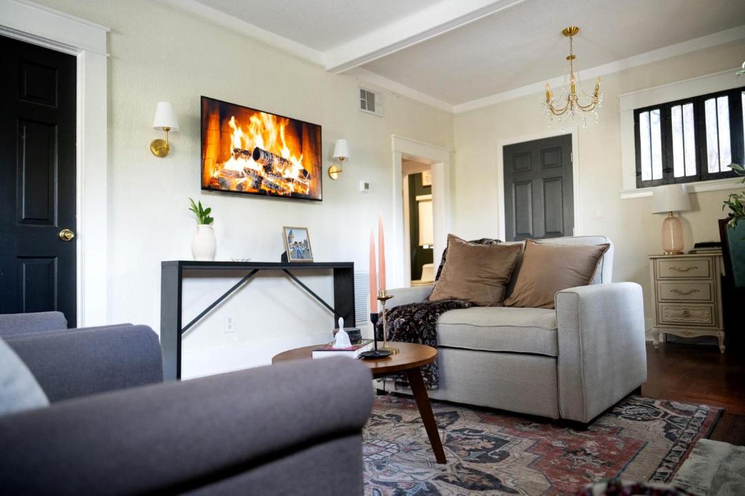 Photo of Livingroom in Lake Cherokee