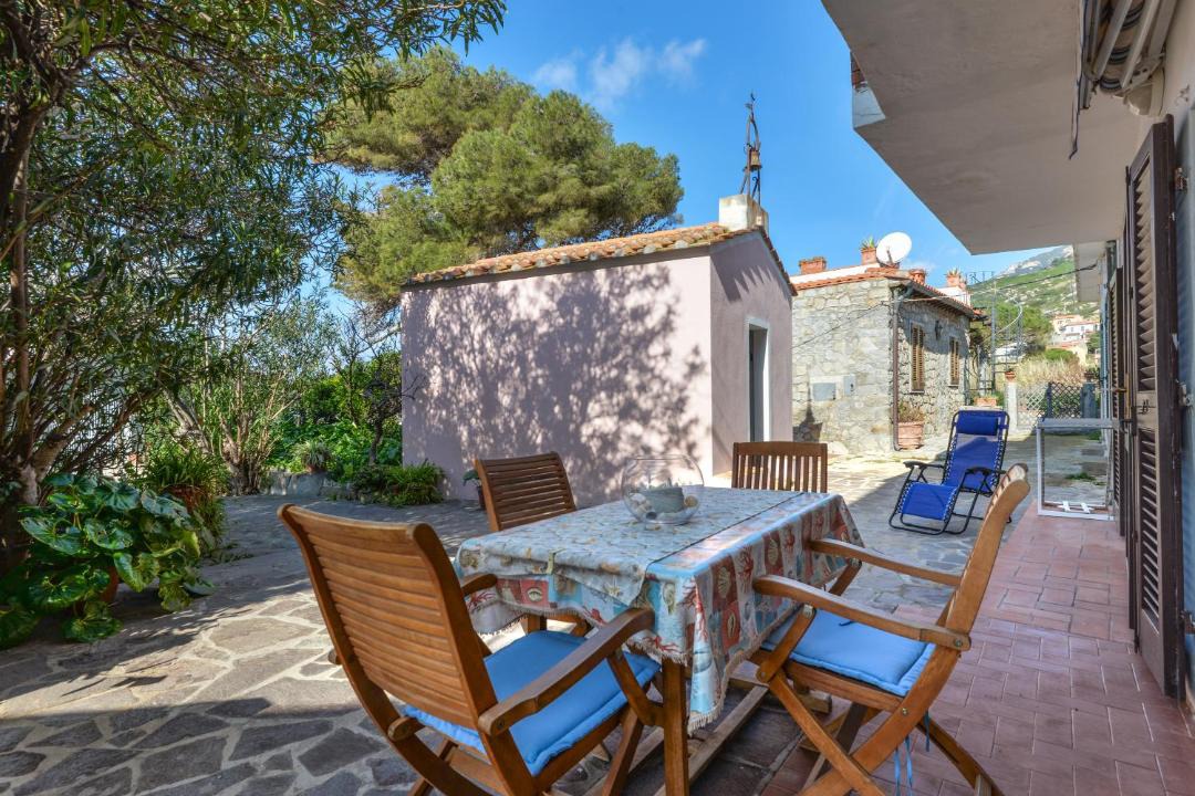 Photo of Patio Balcony in Pomonte